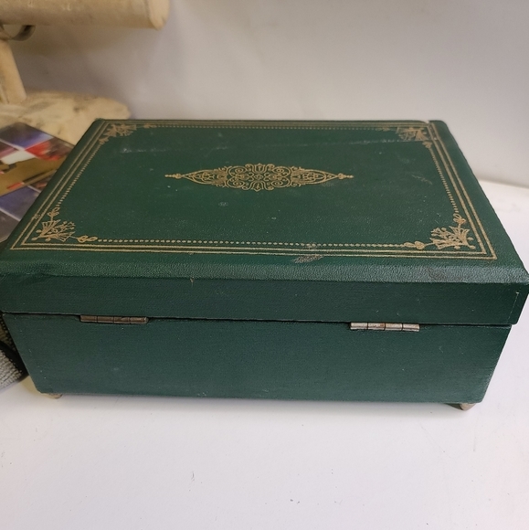 Vintage  Jewelry Box w/KEY 2 Tier Green Velvet Int - Picture 6 of 11